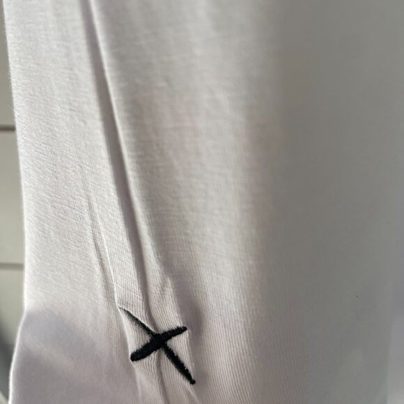 Cuts Men's: AO Curve-Hem Tee | PYCA Pro Fabric | Short Sleeve Henley - Picture 4 of 4